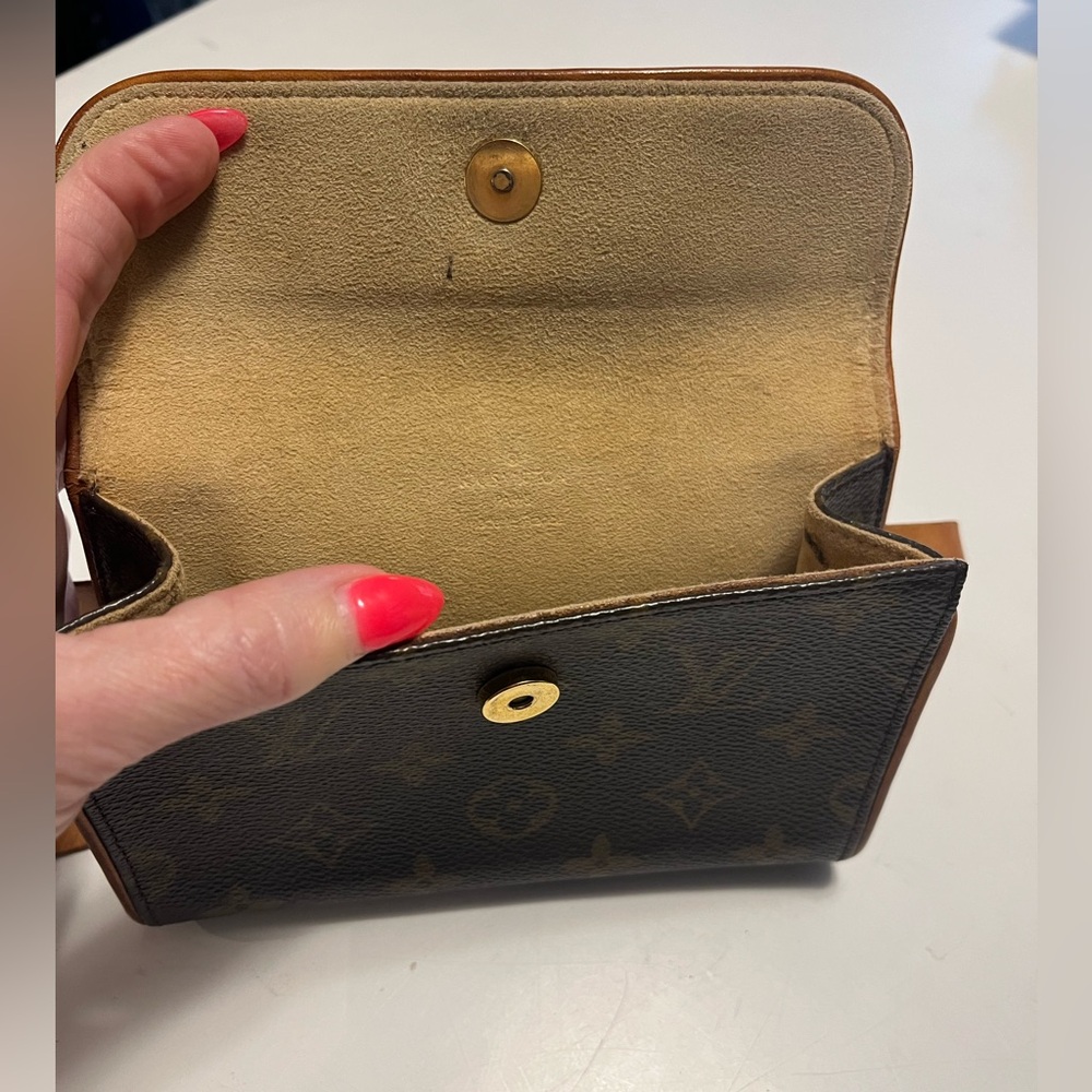 Louis Vuitton Monogram Canvas Brown Crossbody Clutch - Picture 12 of 15